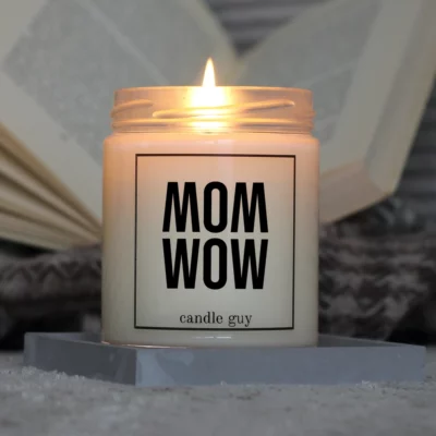 Light it up: The quote candle "MOM / WOW" creates cozy vibes, intense fragrance and deep meaning – all in one flame.