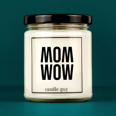 Discover our bestselling quote candle: "MOM / WOW" – handcrafted with love and 100% soy wax. A true original by candle guy.