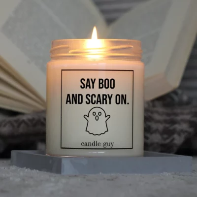 Light it up: The quote candle "Say boo and scary on." creates cozy vibes, intense fragrance and deep meaning – all in one flame.